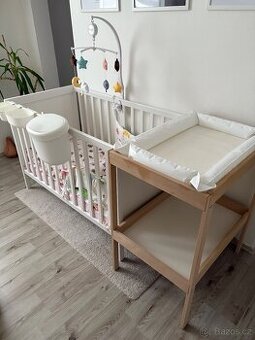 Postylka Ikea s prislusenstvim a prebalovaci pult