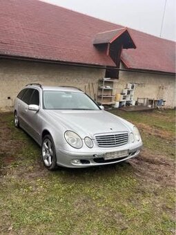 Prodám náhradní díly z vozu mercedes Benz w211