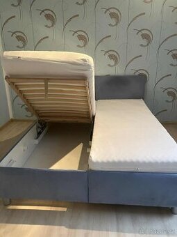 Prodám manželskou postel s matracemi