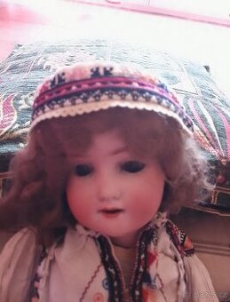 Prodam mrkaci porcelanovou panenku z roku 1909