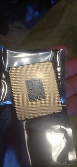 Procesor Intel® Xeon® E5-2680 v3
30MB mezipaměti, 2,50 GHz - 1