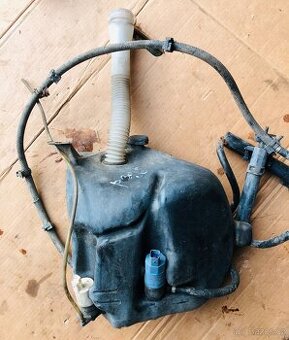 Nádobka ostřikovačů i s ostřikovači světlometů Peugeot 307