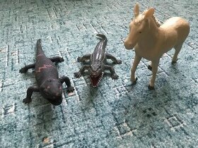 Plastová zvířátka