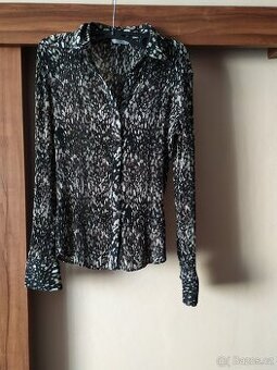 hezká dámská košile