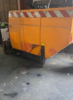 MULTICAR m26 vysavač