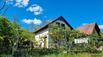 Prodej chaty s vinným sklepem a vinohradem 1107m2 v Mikulčic