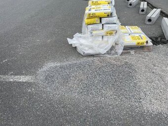 Kačírek , šterk /4,8 betonová směs cca 15 pytlů