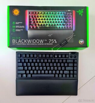 Razer Blackwidow V4 75% Orange Switches - 1