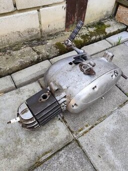 Motor Jawa 555