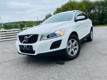 Volvo xc60 3.2i summum 1.majitel 2 sady kol