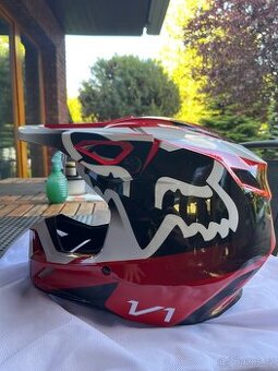 Fox v1 helma