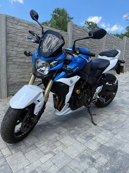 Suzuki GSR 750