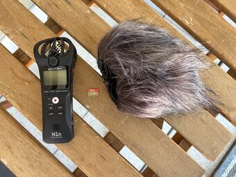Zoom H1N + Dead Cat + SD karta