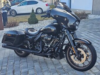 Harley Davidson Street Glide ST117