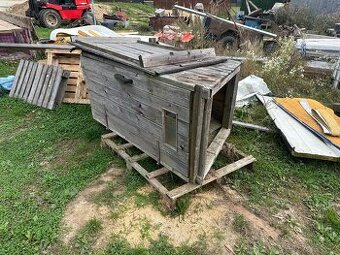 Daruji za odvoz stavební záchod (kadibudku)