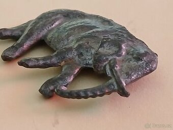 Retro cínový malý sloník