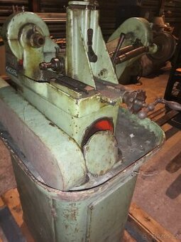 Odvalovací frézka Mikron