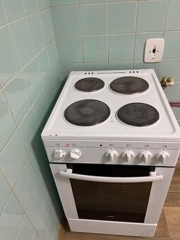 Elektrický sporák s troubou Mora