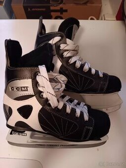 Hokejové brusle CCM vel. 38