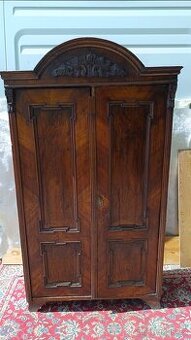 Historická skřín z 1.republiky