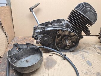 ČZ 150c motor