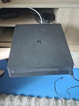 Ps 4 konzole plus VR