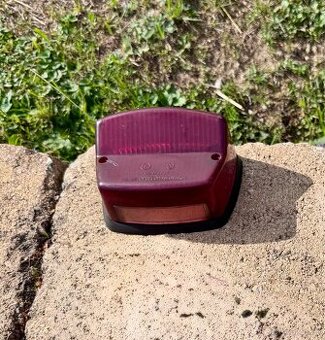 Jawa panelka, CZ - kryt zadního světla