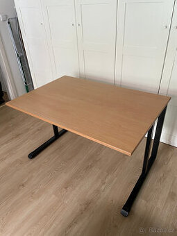 Kancelářský stůl