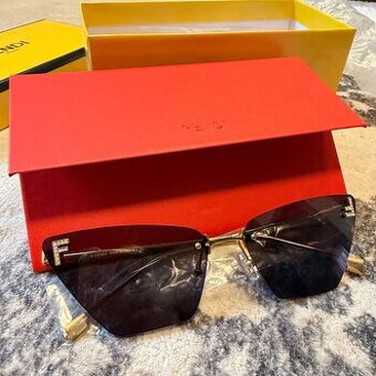 Luxusní sluneční brýle – ikonický model s logem F