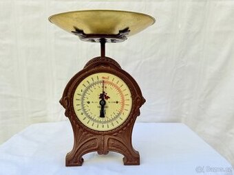 Velká zdobená kuchyňská váha jednomisková