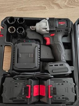 Aku rázový utahovák RED