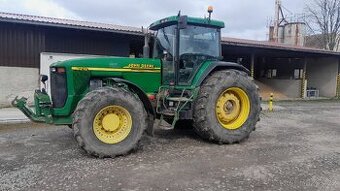 John Deere 8210