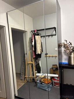 Zrcadlová skříň ikea