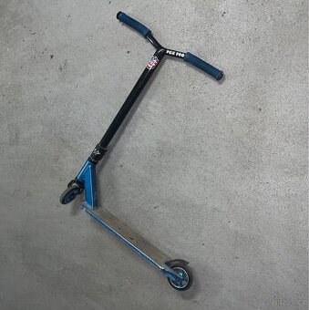 Dětská freestyle koloběžka – modrá, zachovalý stav