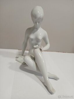 Royal dux akt s motýlem Brusel porcelánová soška