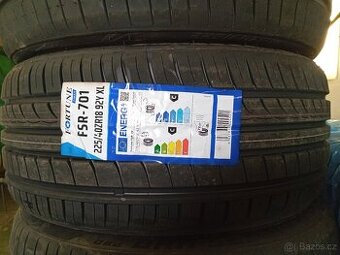 Letní pneu 225/40R18