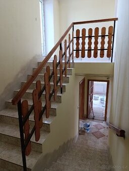 Zábradlí na schodiště
