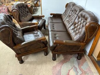 Koždená sedací souprava 3+1+1 styl Chesterfield s mas.dřevem