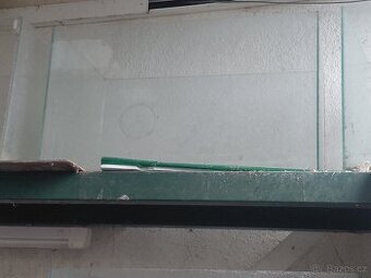 terárium 70x40x40 cm - Bez pozadí