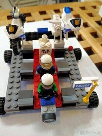 lego policejní moto servisní vozidlo ´s 2 lego panáčky a koč - 1
