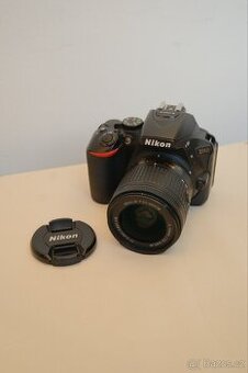Nikon D5600 + objektiv Nikkor 18-55mm