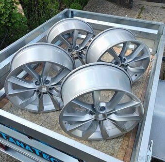 Zánovní kola 18” Modus originál Škoda 8jx18, et 44, 5x112