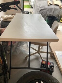 Psací stůl Ikea
