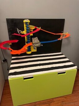 Suplik IKEA s Hot Wheels drahou