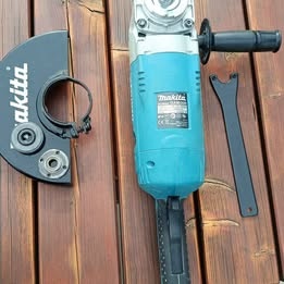 Úhlová bruska Makita 230mm/2200W v ZÁRUCE