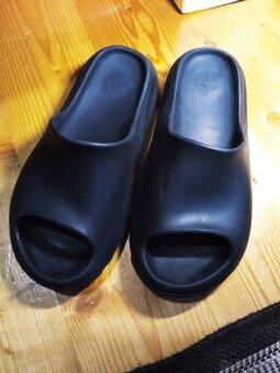 Originální žabky Adidas Yezzy Slide VEL.40