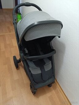 Kočárek sportovní s brzdou