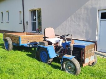 Traktůrek domácí výroby s vozíkem