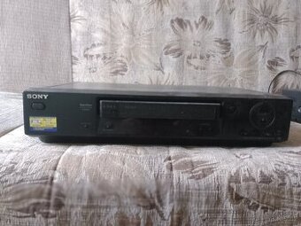 Prodam. videorekordér Sony SLV-N77 VCR VHS Player.