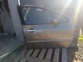 Prodám  Kompletní Dveře Pravé přední Peugeot 307